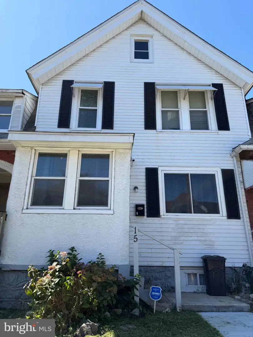 15 Walnut St, Marcus Hook, PA 19061 - #1