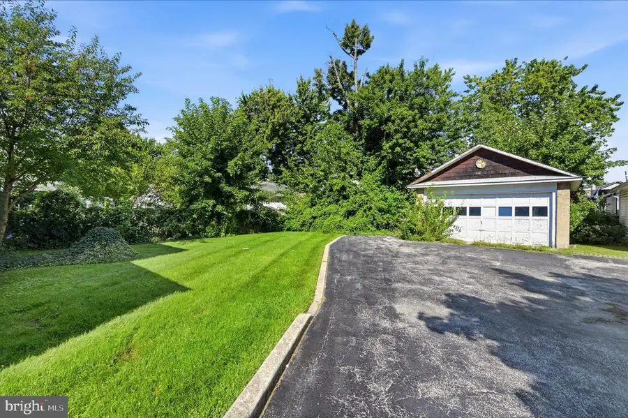 521 10th Ave, Prospect Park, PA 19076 - #3