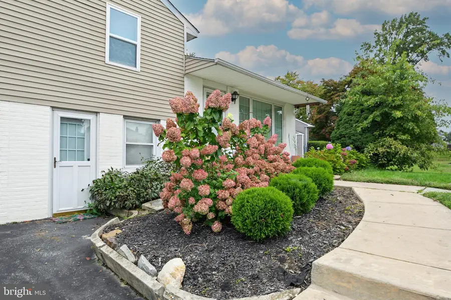 2232 E Helms Mnr, Upper Chichester, PA 19061 - #2