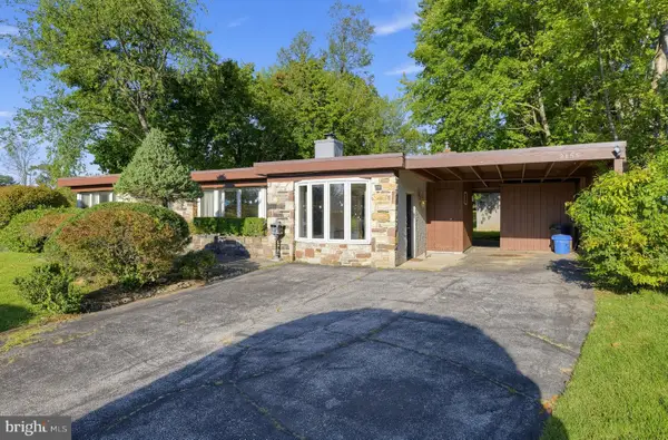 2155 Kingswood Ln, BROOMALL, PA 19008