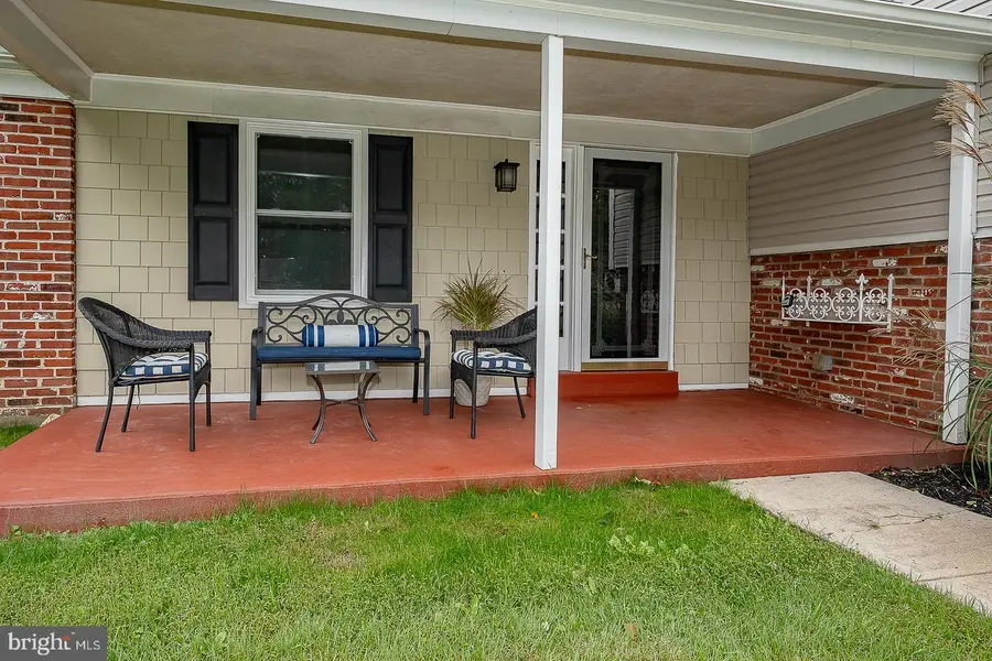 14 Castle Rock Dr, Havertown, PA 19083 - #2