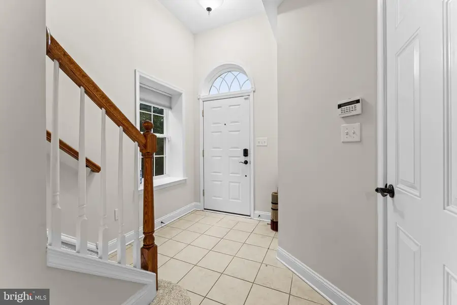 3172 Woods Edge Dr, Garnet Valley, PA 19060 - #2