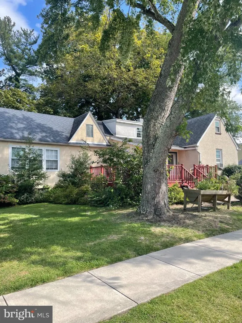 103 Seneca St, Essington, PA 19029 - #2