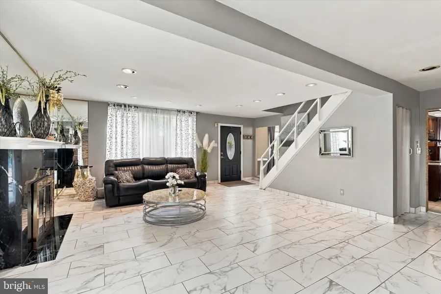 2606 Springfield Rd, Broomall, PA 19008 - #3
