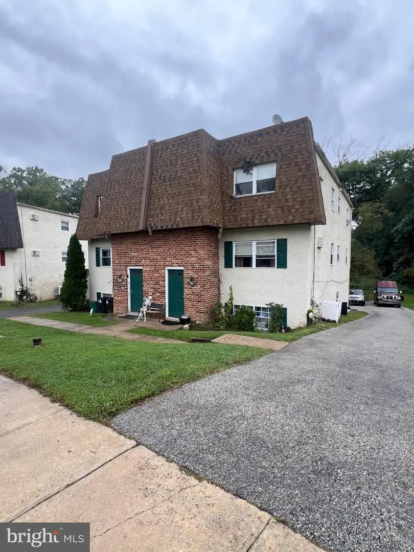 137 Meadowbrook Ln, Brookhaven, PA 19015 - #2