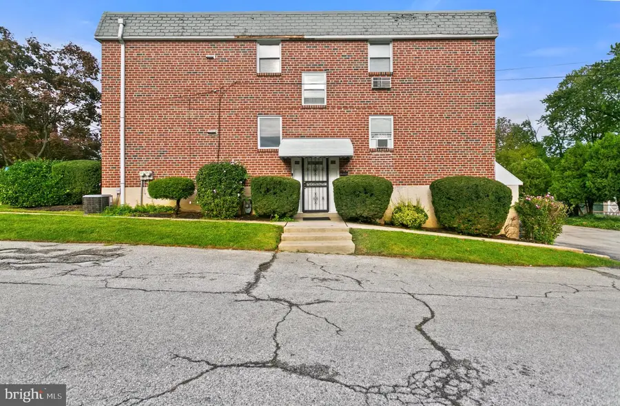 466 Rively Ave, Collingdale, PA 19023 - #2