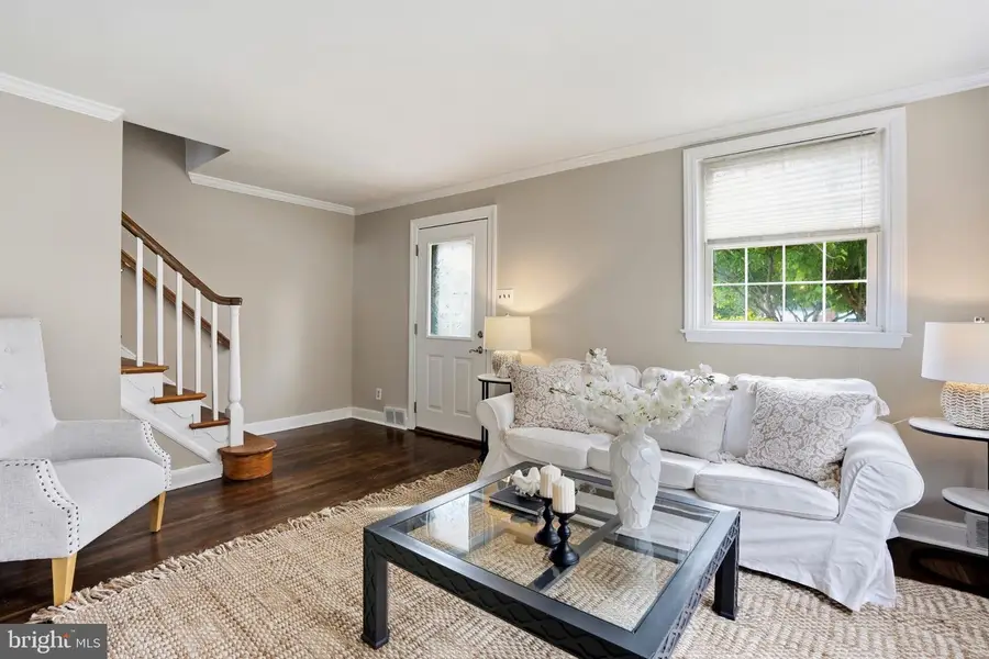 141 Flintlock Rd, Drexel Hill, PA 19026 - #2