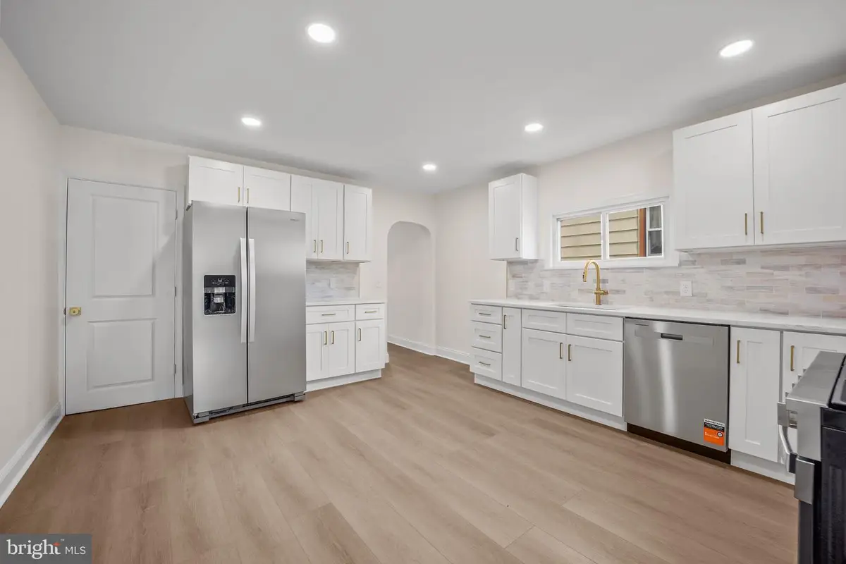 19 W 9th St, Marcus Hook, PA 19061 - #1