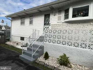 Address Withheld By Seller, Folsom, PA 19033 - #2