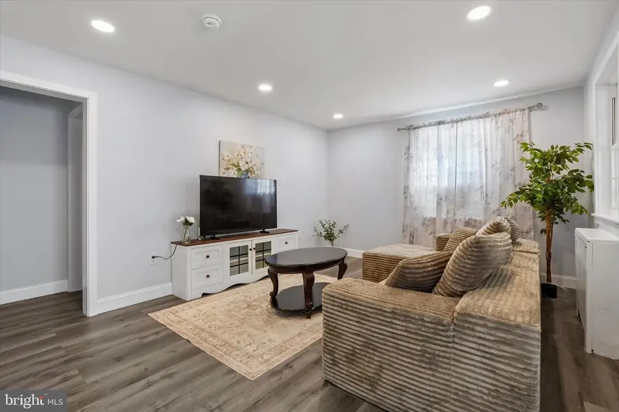 95 1st Ave, Essington, PA 19029 - #3