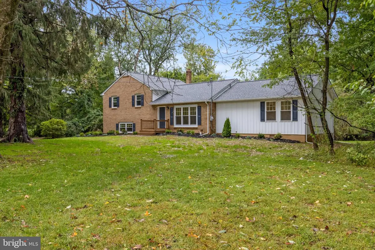 995 Smithbridge Rd, Glen Mills, PA 19342 - #1
