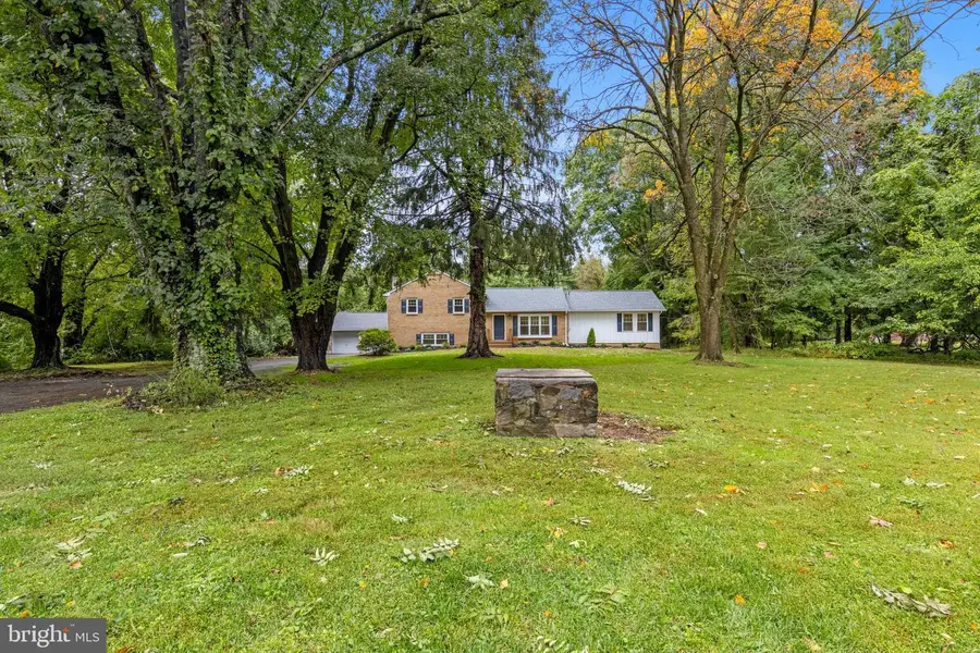995 Smithbridge Rd, Glen Mills, PA 19342 - #3
