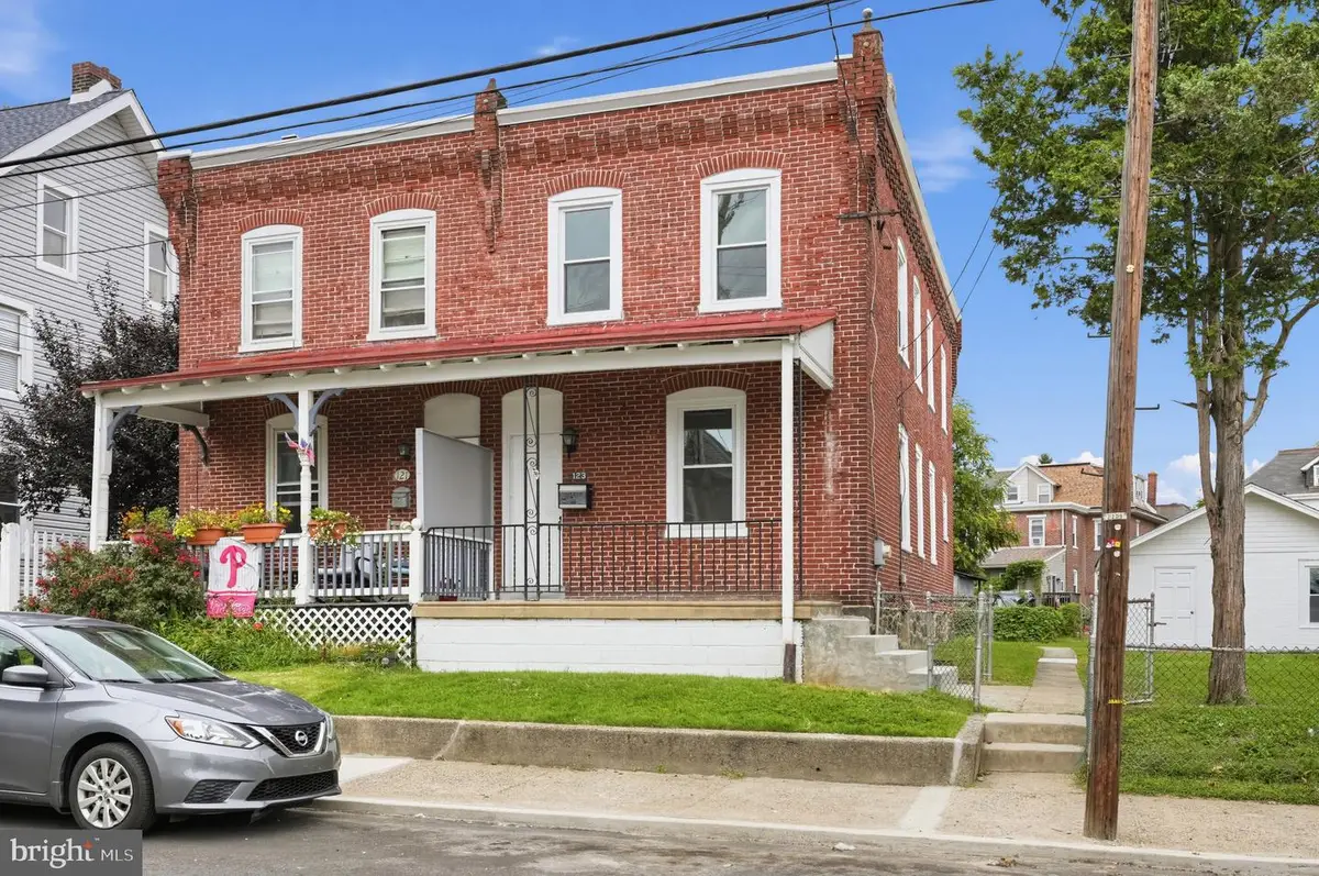 123 E Madison Ave, Clifton Heights, PA 19018 - #1