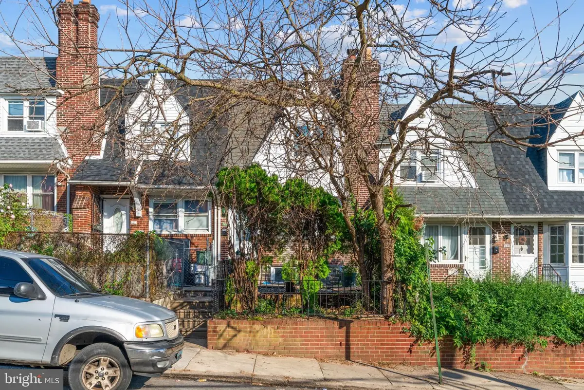 223 Wiltshire Rd, Upper Darby, PA 19082 - #1
