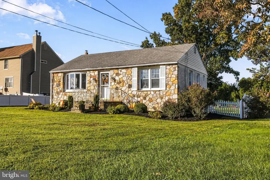 4229 Naamans Creek Rd, Upper Chichester, PA 19061 - #3
