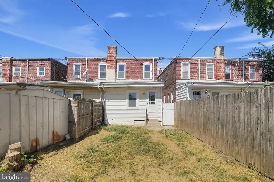 1315 E 9th St, Crum Lynne, PA 19022 - #3