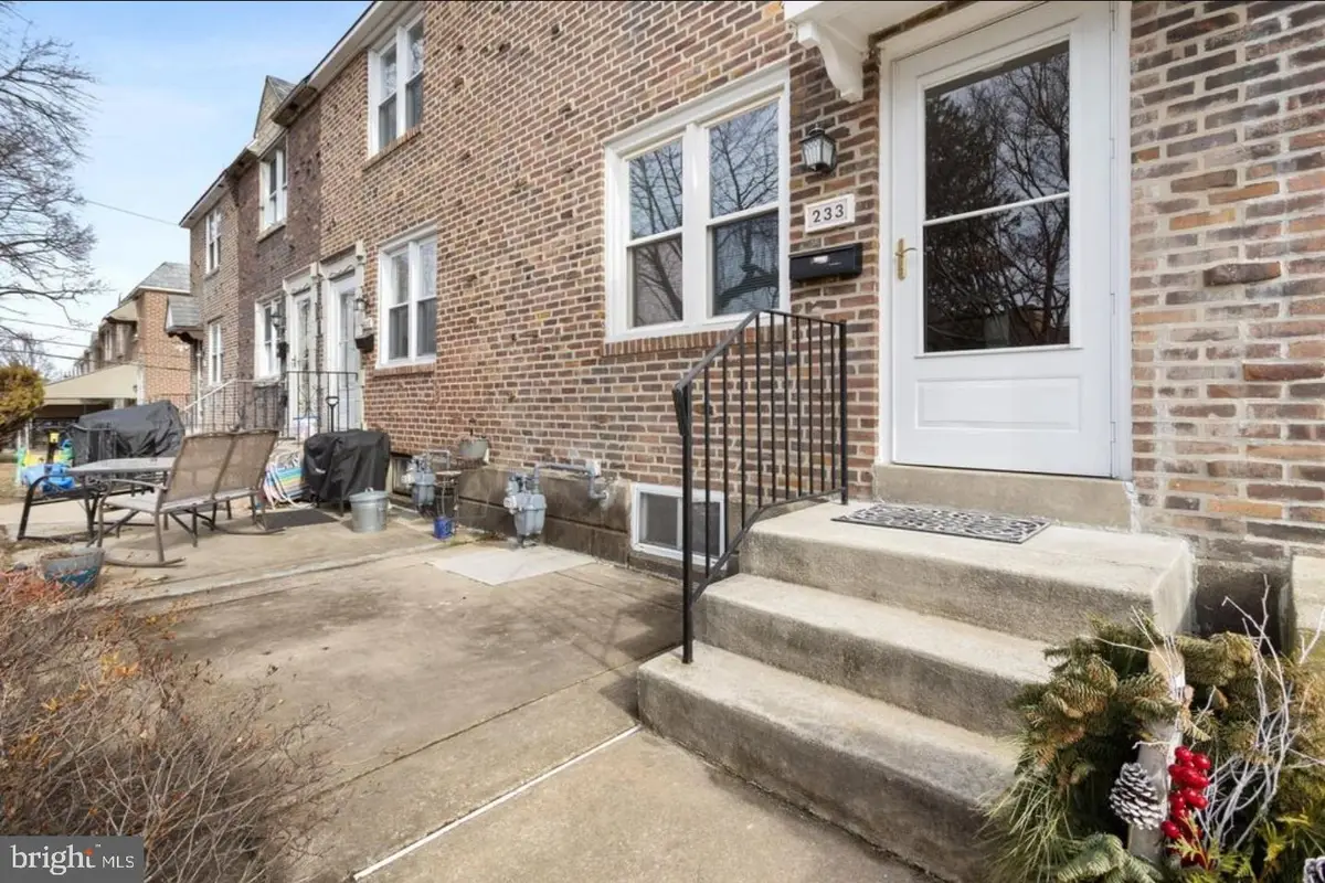 233 N Bishop Ave, Clifton Heights, PA 19018 - #1
