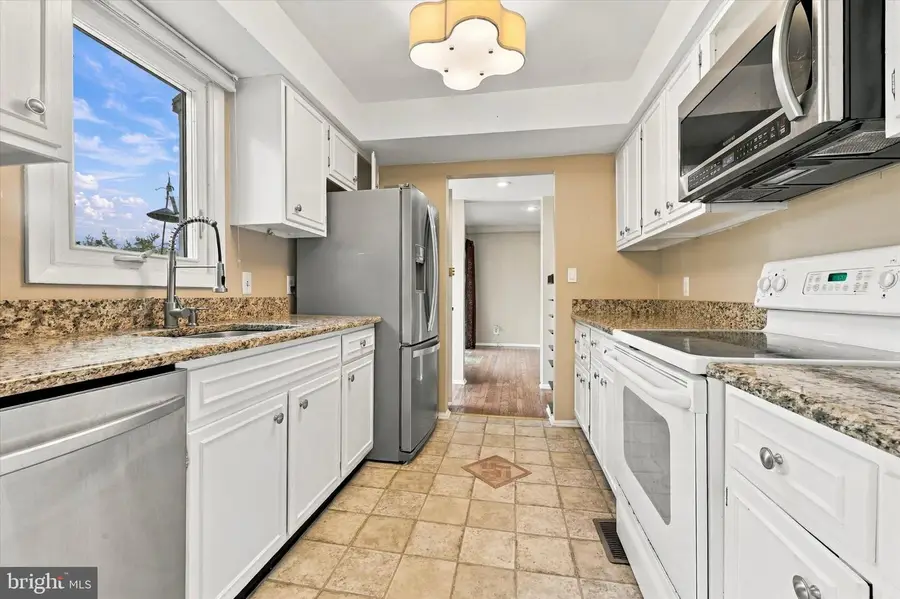 150 W Kenilworth Cir W, Newtown Square, PA 19073 - #2
