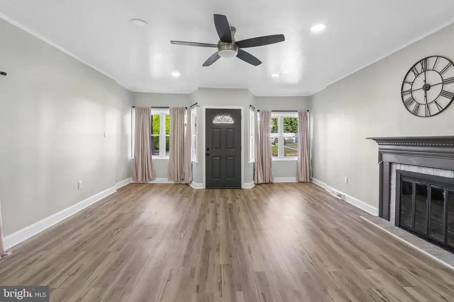 430 Charmont Ave, Folcroft, PA 19032 - #2