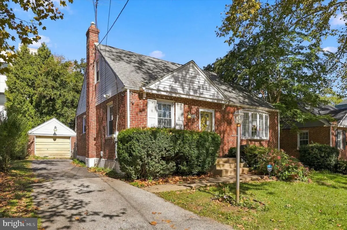 7 Golf Rd, Darby, PA 19023 - #1