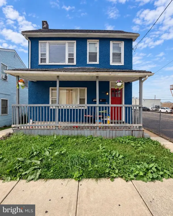 806 Market St, MARCUS HOOK, PA 19061