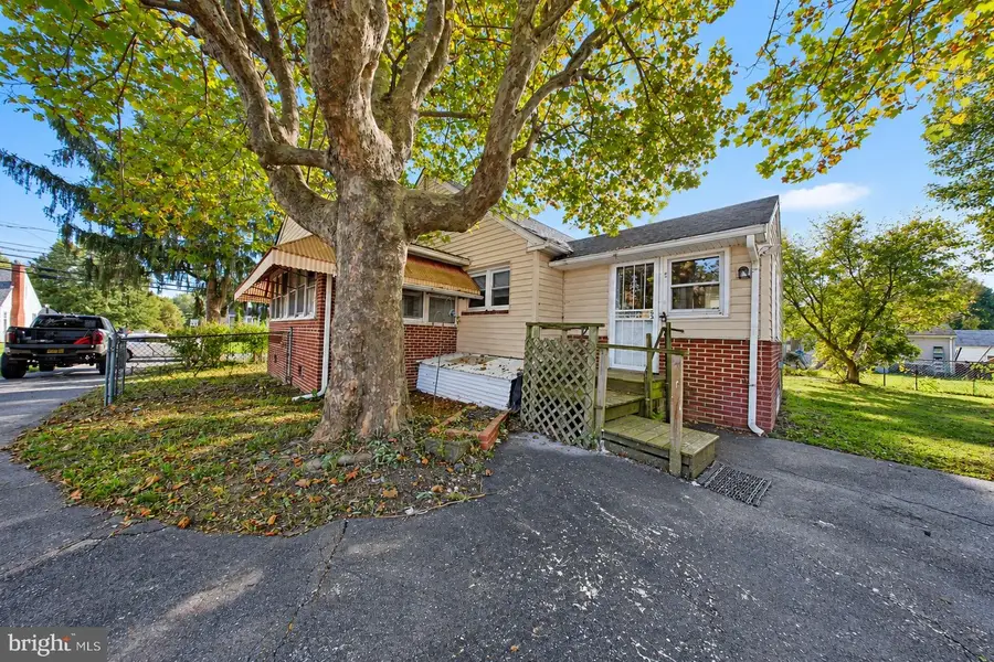 1704 Meetinghouse Rd, Upper Chichester, PA 19061 - #2