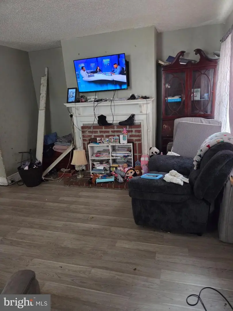 523 Winfield Ave, Upper Darby, PA 19082 - #2
