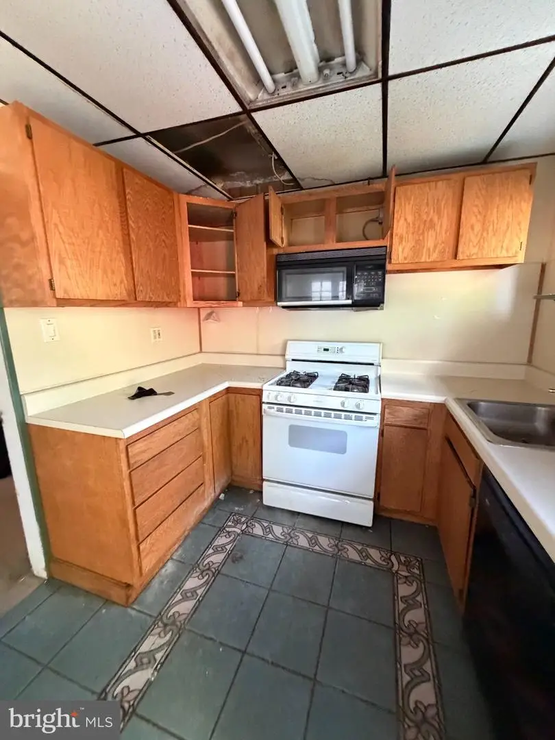 105 S Oak Ave, Aldan, PA 19018 - #2