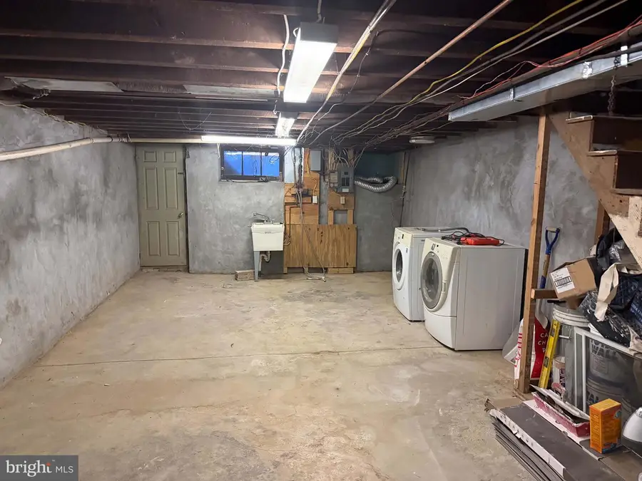 231 N Linden Ave, Upper Darby, PA 19082 - #2