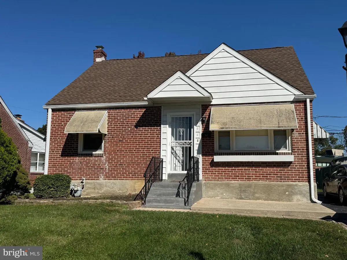 906 Edgewood Ave, Folsom, PA 19033 - #1