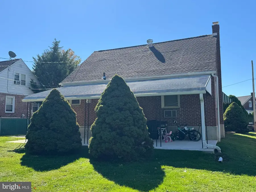 906 Edgewood Ave, Folsom, PA 19033 - #3