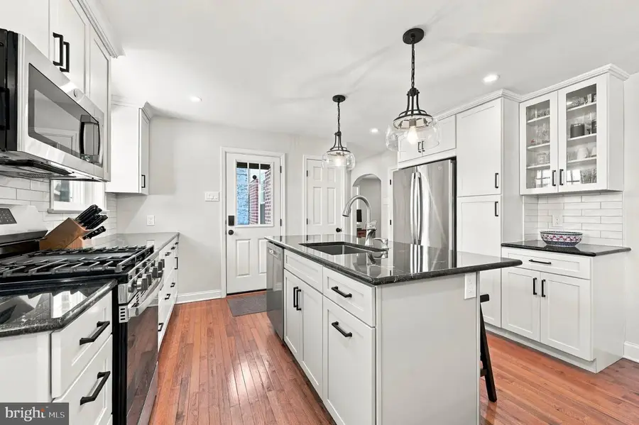 11 Barleycone Ln, Bryn Mawr, PA 19010 - #3