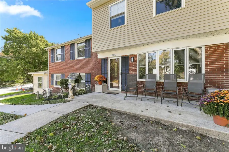 306 Governors Dr, Wallingford, PA 19086 - #2
