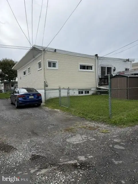 230 Acres Dr, Ridley Park, PA 19078 - #2