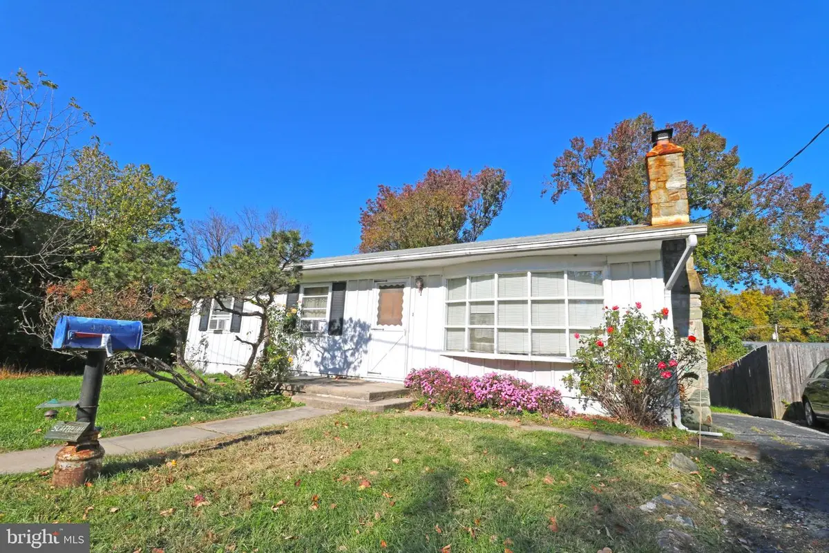 4018 Roseanna Ct, Marcus Hook, PA 19061 - #1