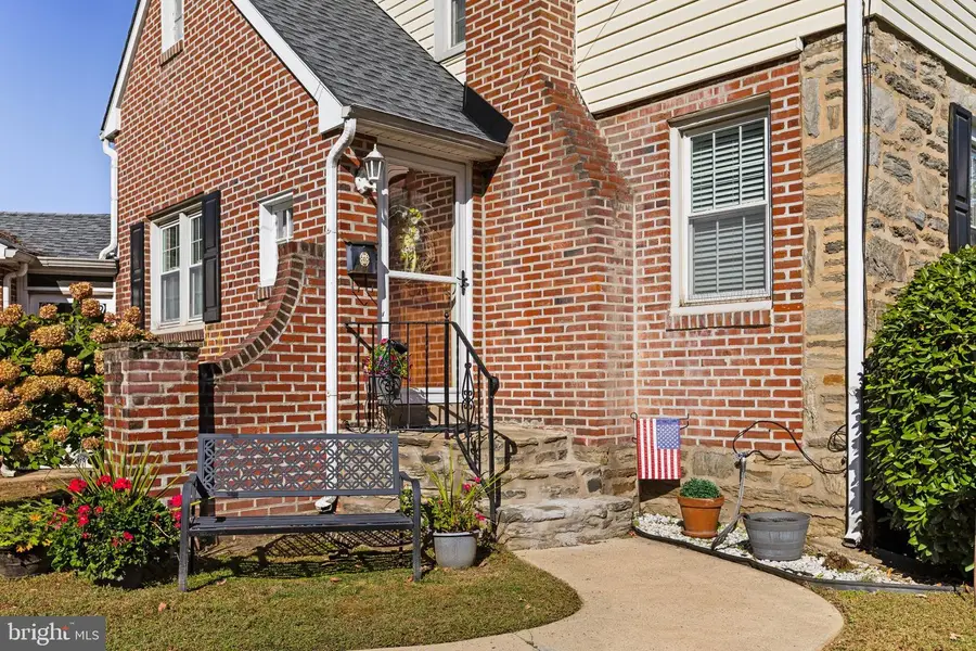 182 S Norwinden Dr, Springfield, PA 19064 - #2