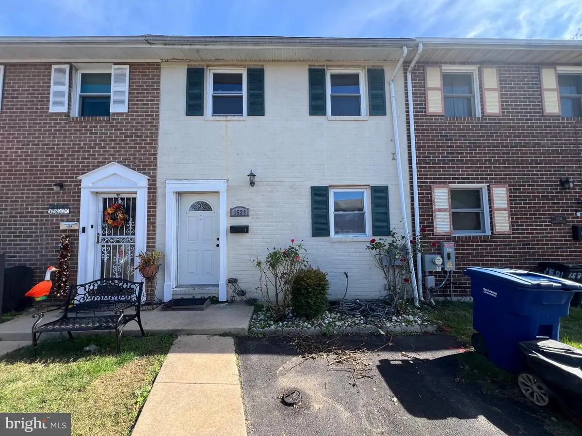 1529 Roosevelt Dr, Sharon Hill, PA 19079 - #1