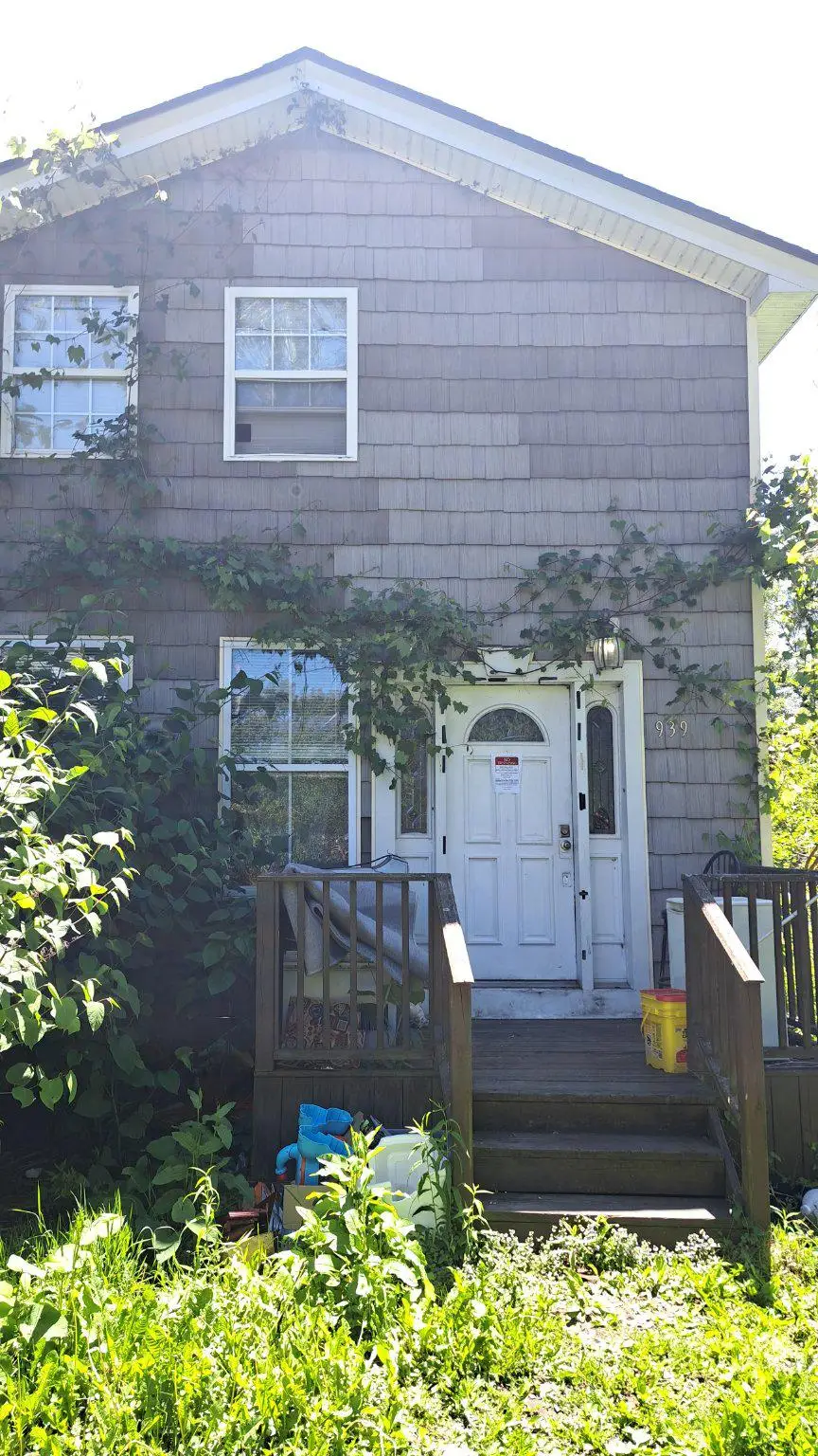 939 1/2 W 3rd St, Erie, PA 16507 - #1