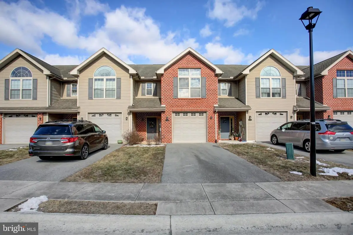 735 Bassett Drive, Chambersburg, PA 17201 - Image #1
