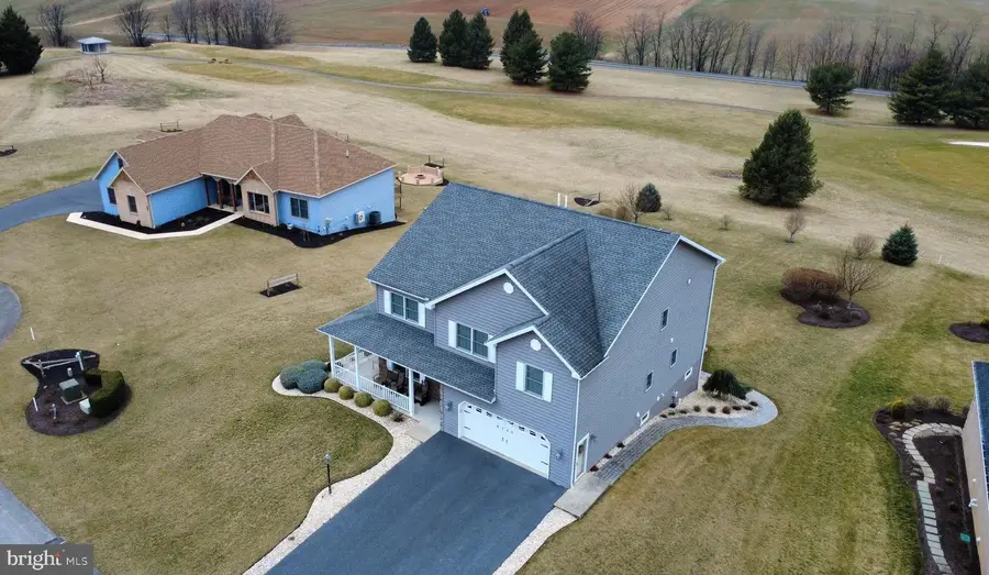 6135 Merion Dr, Fayetteville, PA 17222 - Image #3