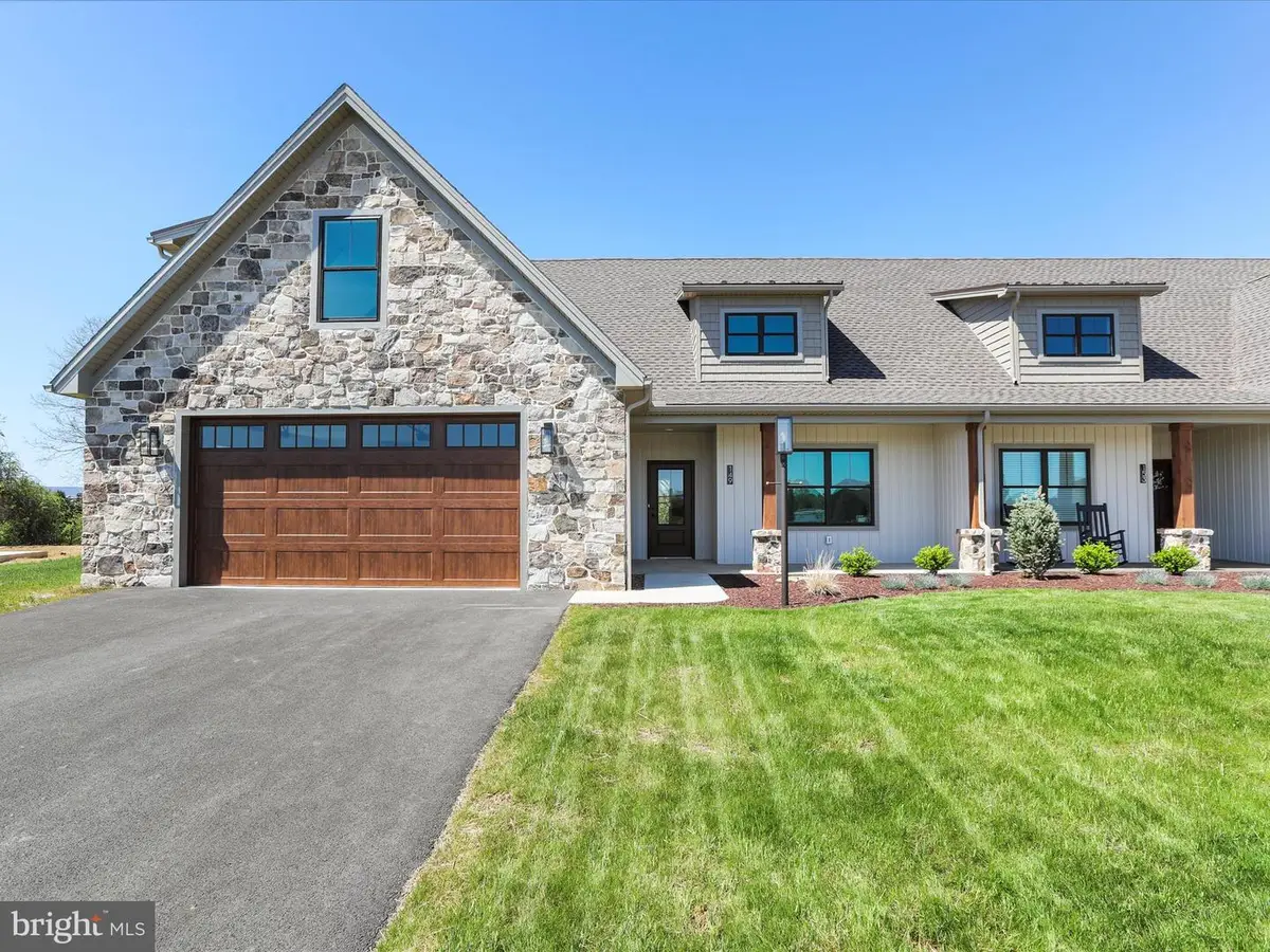 149 Matthew Dr, Chambersburg, PA 17201 - Image #1