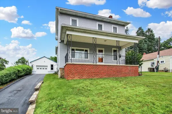 215 Mount Airy Ave, WAYNESBORO, PA 17268