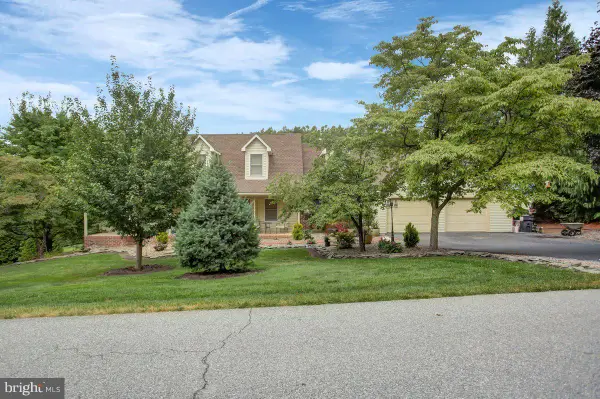 511 Larkspur Ln, CHAMBERSBURG, PA 17202