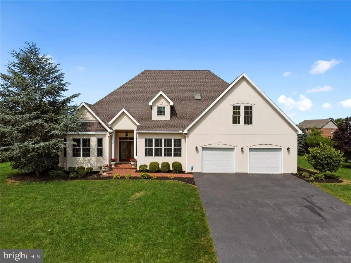 3271 Saint Andrews Dr, Chambersburg, PA 17202 - Image #1