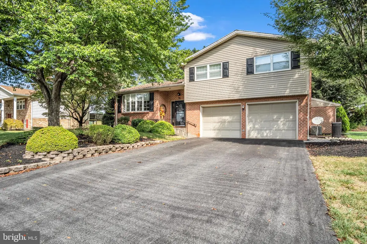 71 Obsidian Drive, Chambersburg, PA 17202 - Image #1