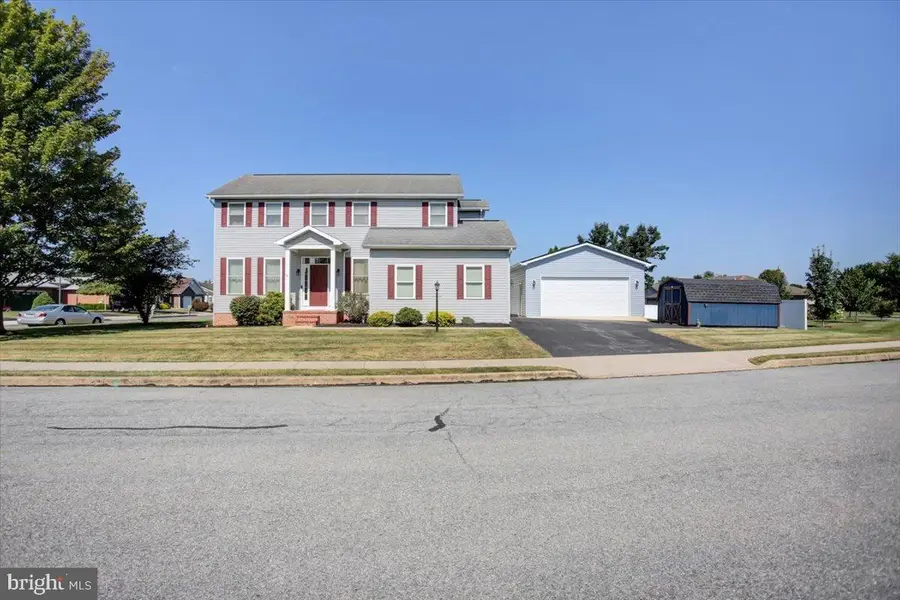 30 Parkwood Drive Dr, Greencastle, PA 17225 - Image #2