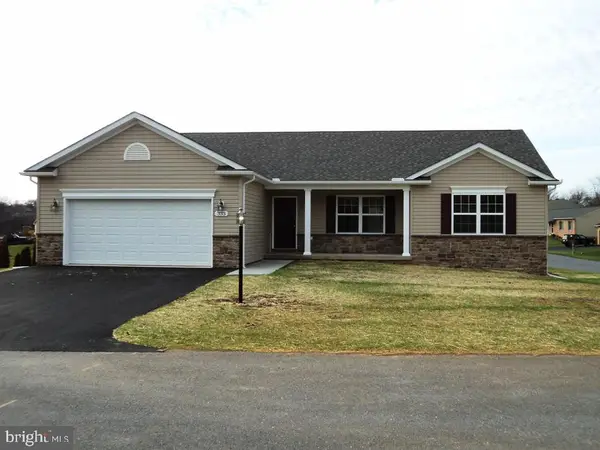 8620 Regal Dr, MERCERSBURG, PA 17236