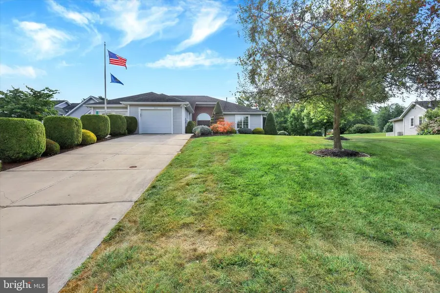 3826 Farmstead Dr, Fayetteville, PA 17222 - Image #2