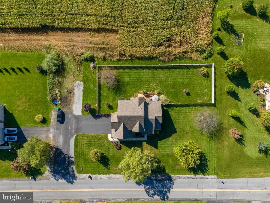 3576 Fox Hill Drive, Chambersburg, PA 17202 - Image #2