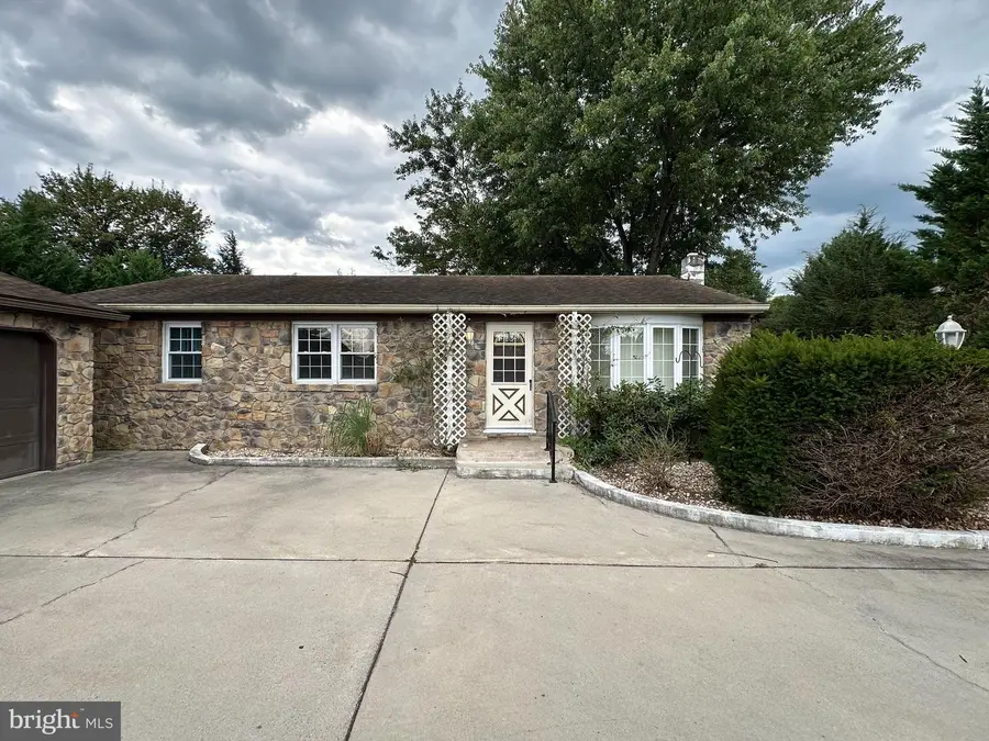 4080 Dixie Avenue #4080, Chambersburg, PA 17202 - Image #2